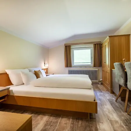 Der Burgblick-Adults Only Hotel Werfen Exterior photo
