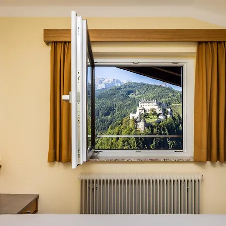 Der Burgblick-Adults Only Hotel Werfen Exterior photo