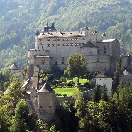 Der Burgblick-Adults Only Hotel Werfen Exterior photo